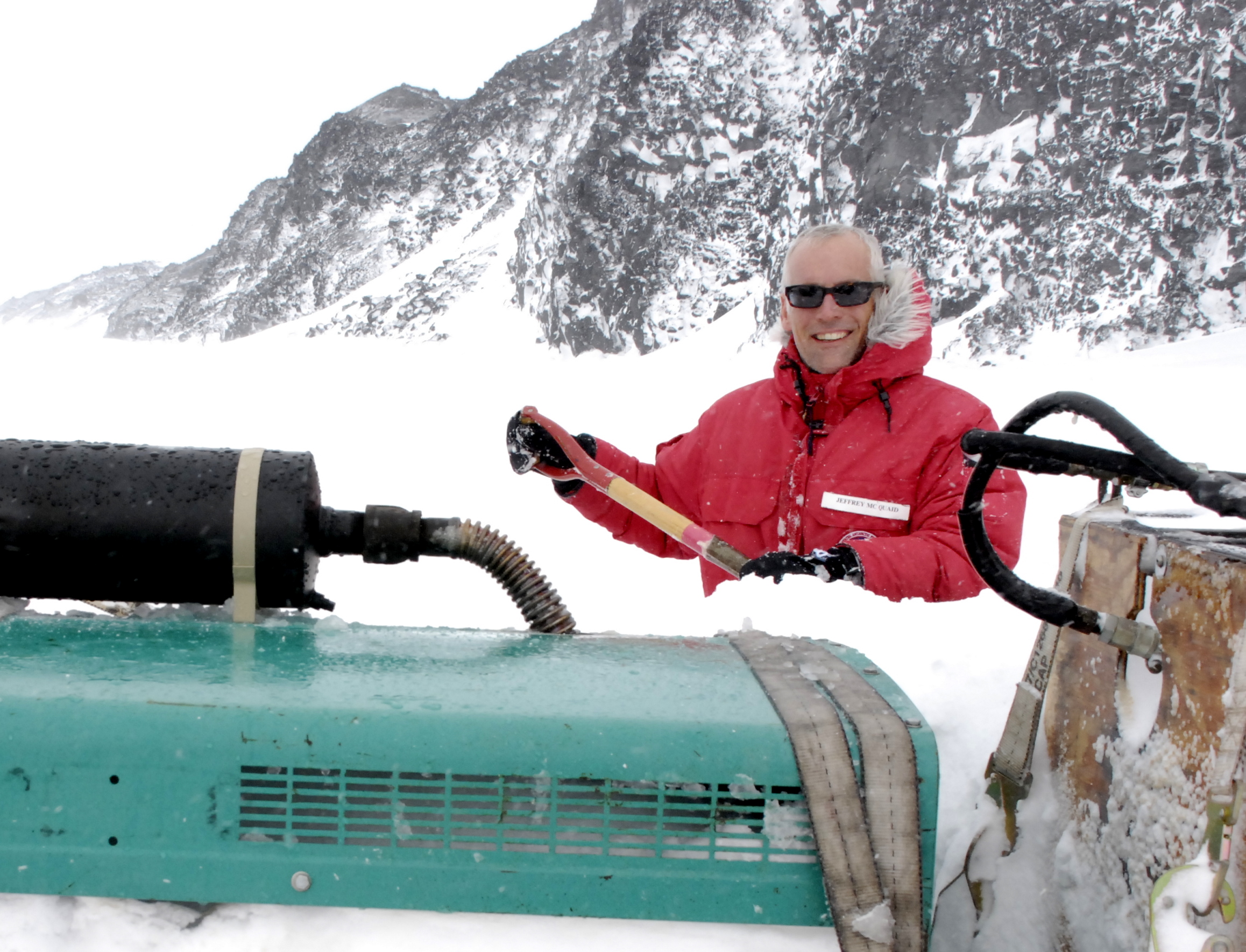 Digging out our generator so that we can charge up the Pisten Bully (Photo MS)