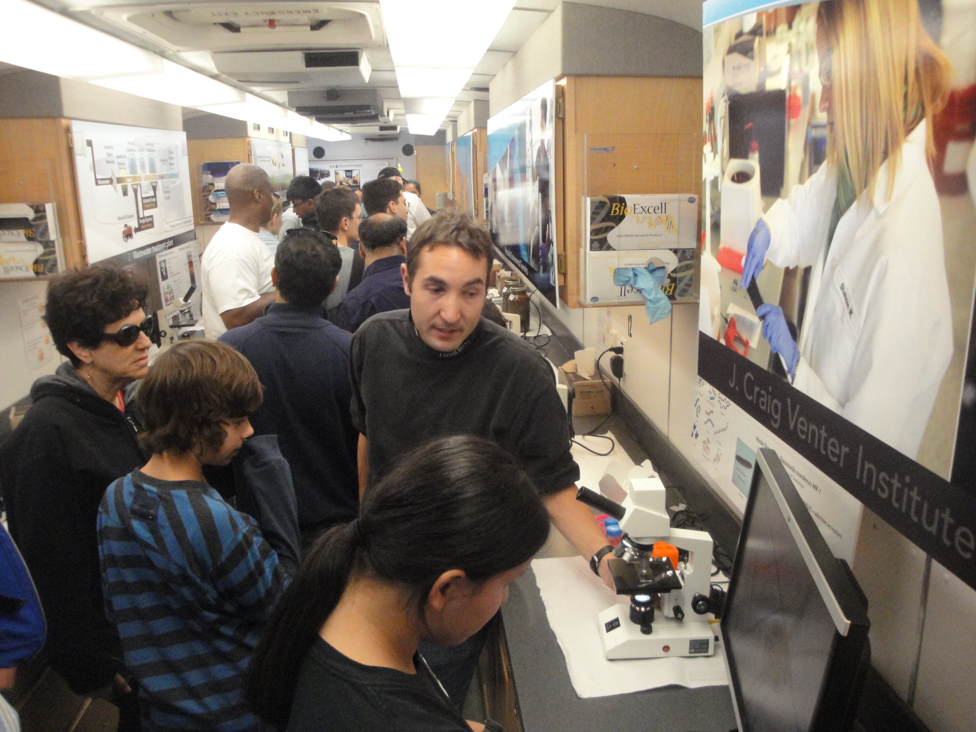 Greg Wanger describing what is under the microscopes.